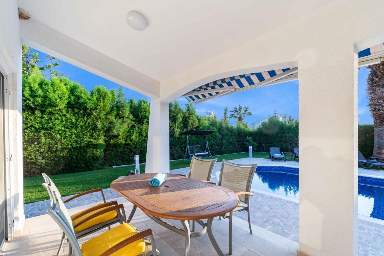 Bungalow Casa Bella By Ezoria Villas Kólpos tón Korallíon Eksteriør bilde